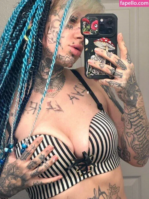 FaceTatMami Onlyfans Photo Gallery 