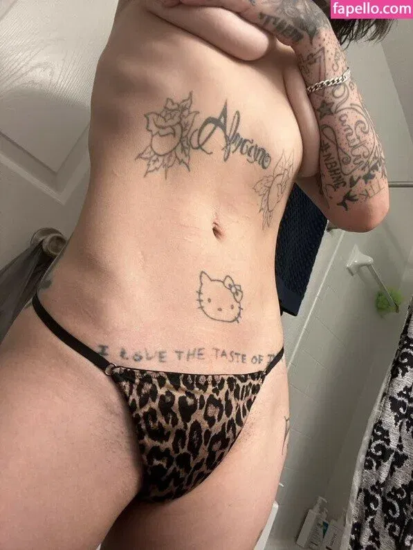 FaceTatMami Onlyfans Photo Gallery 