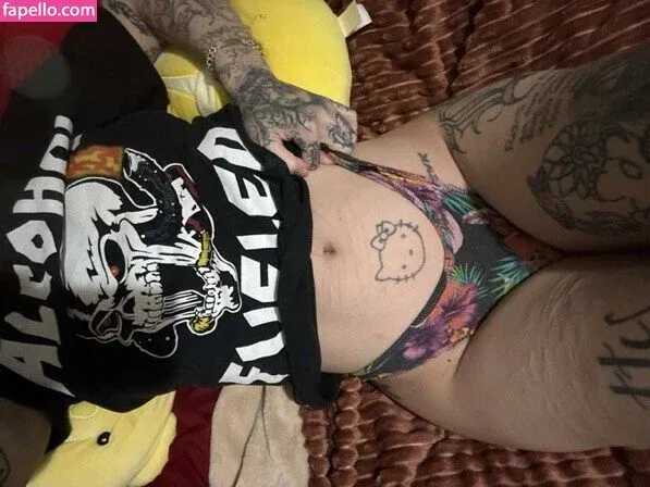 FaceTatMami Onlyfans Photo Gallery 