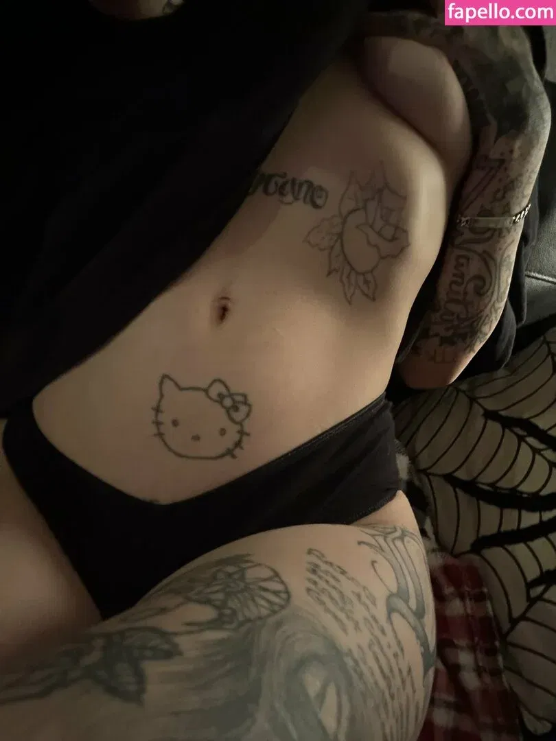 FaceTatMami Onlyfans Photo Gallery 