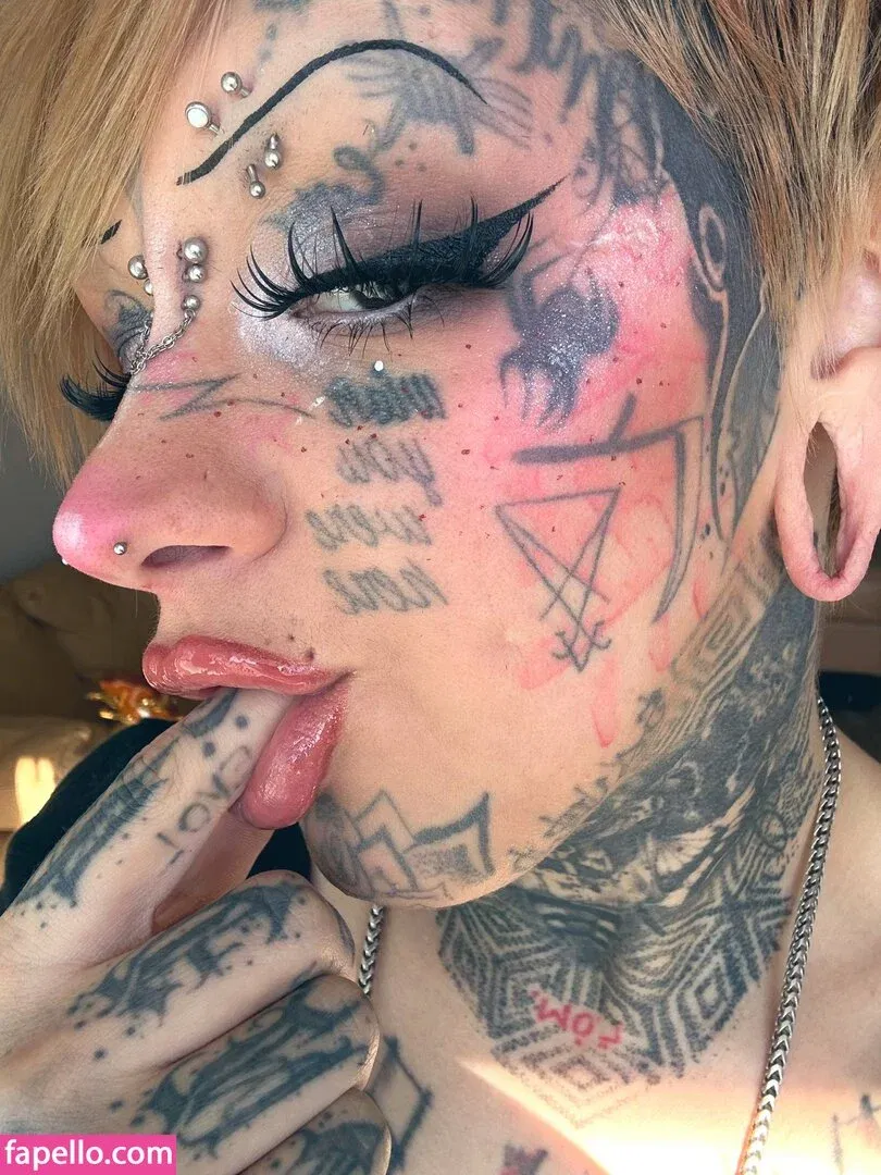 FaceTatMami Onlyfans Photo Gallery 