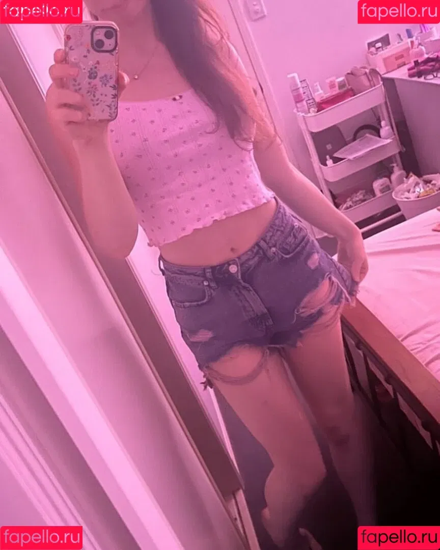 Rose Hathaway Onlyfans Photo Gallery 