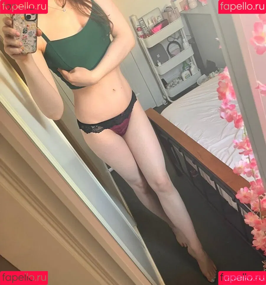 Rose Hathaway Onlyfans Photo Gallery 
