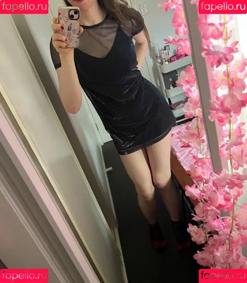 Rose Hathaway Onlyfans Photo Gallery 