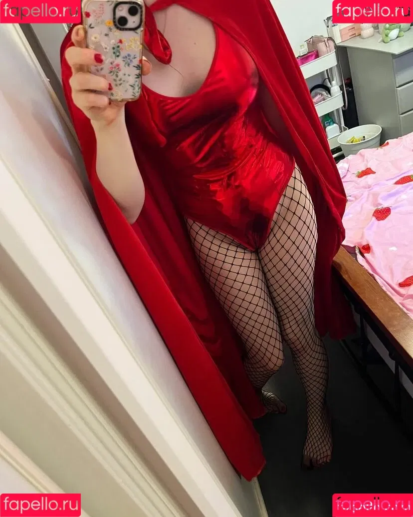 Rose Hathaway Onlyfans Photo Gallery 