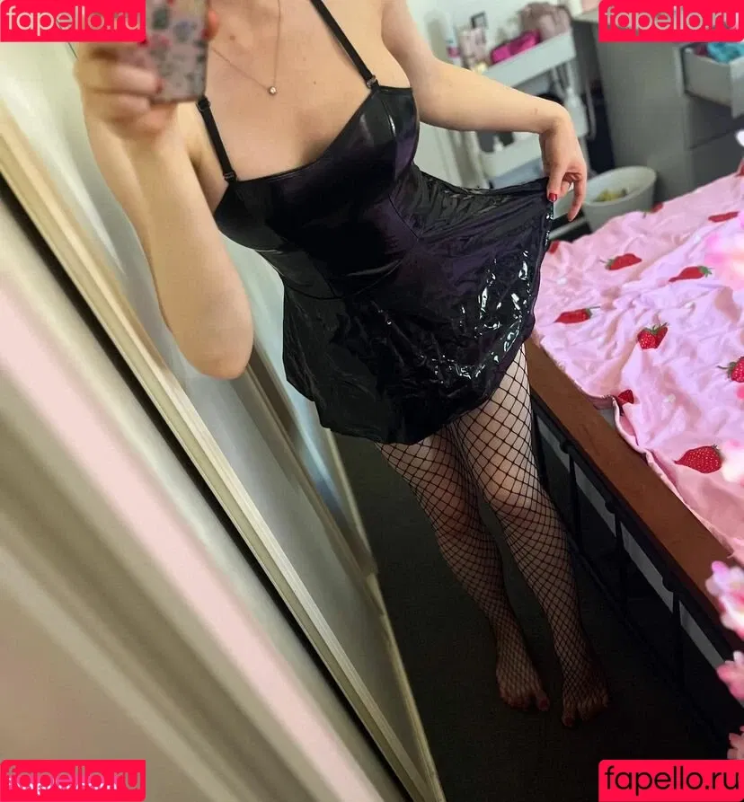 Rose Hathaway Onlyfans Photo Gallery 