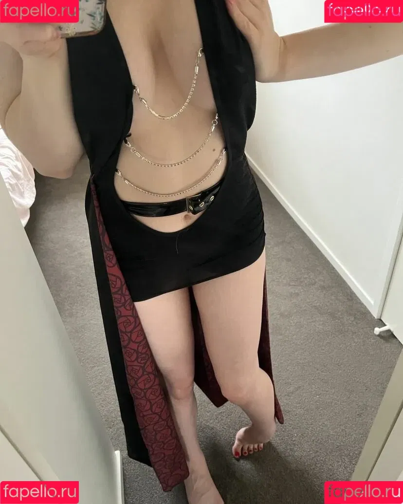 Rose Hathaway Onlyfans Photo Gallery 