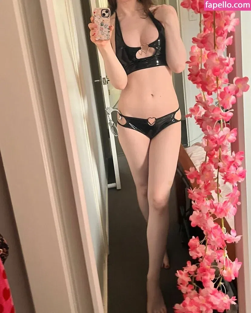 Rose Hathaway Onlyfans Photo Gallery 