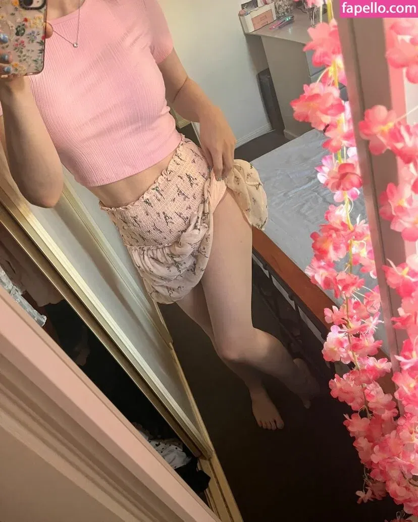 Rose Hathaway Onlyfans Photo Gallery 