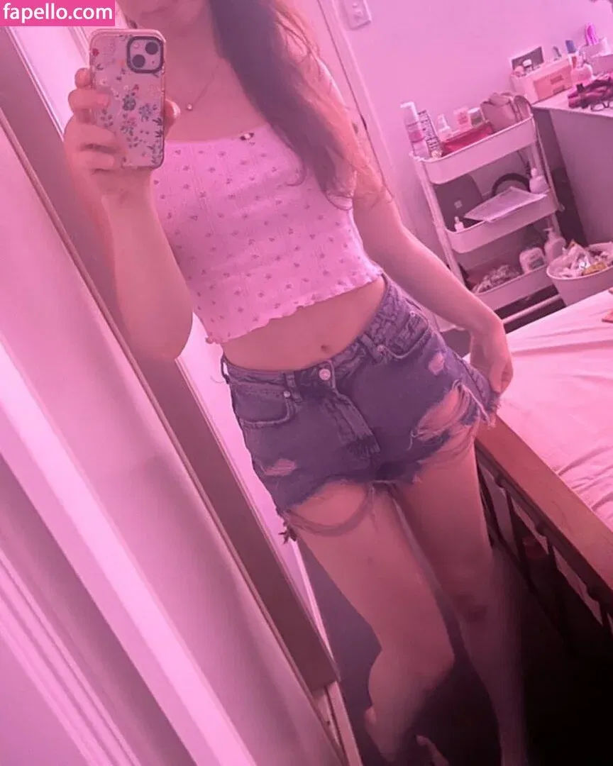 Rose Hathaway Onlyfans Photo Gallery 