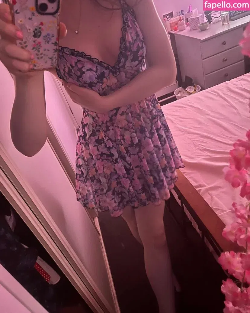 Rose Hathaway Onlyfans Photo Gallery 