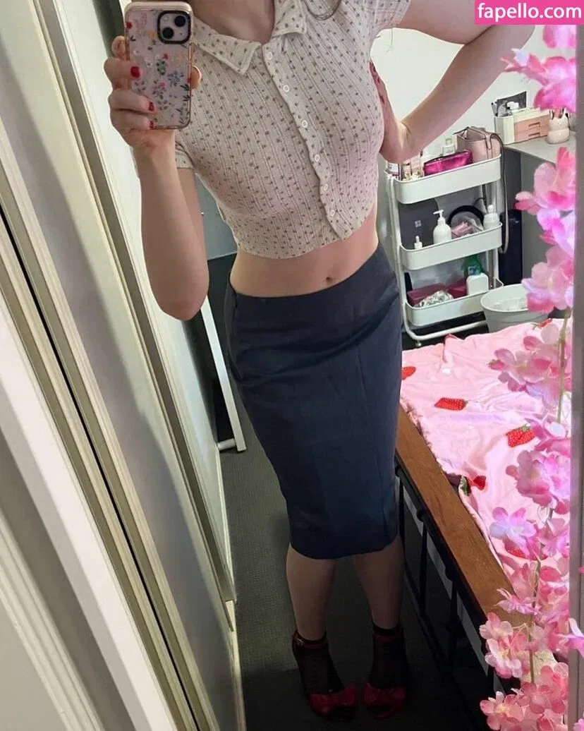 Rose Hathaway Onlyfans Photo Gallery 