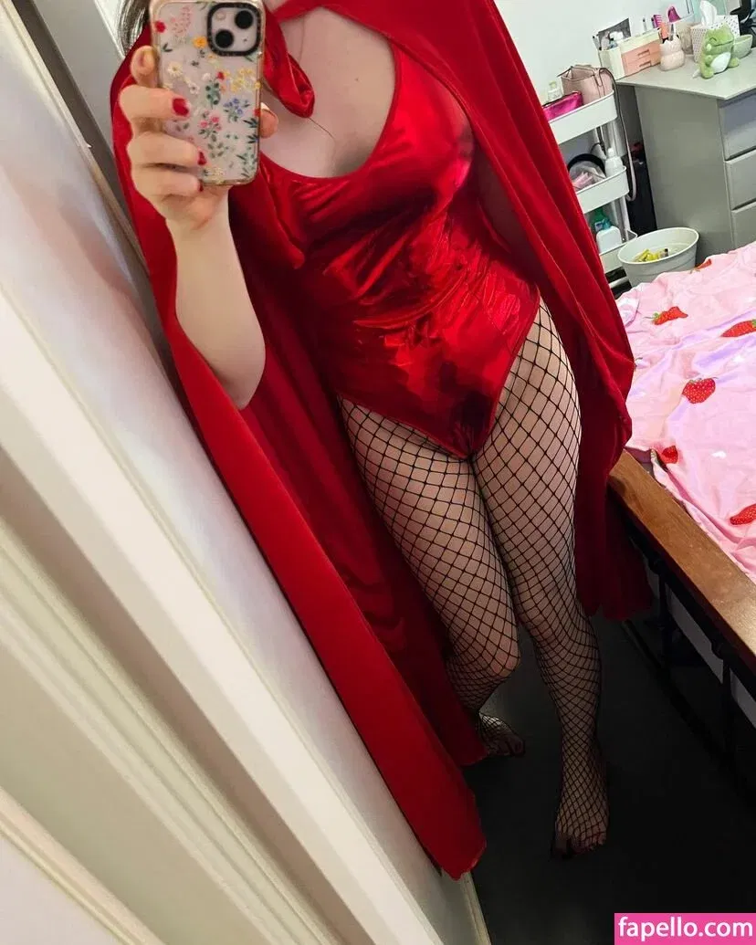 Rose Hathaway Onlyfans Photo Gallery 