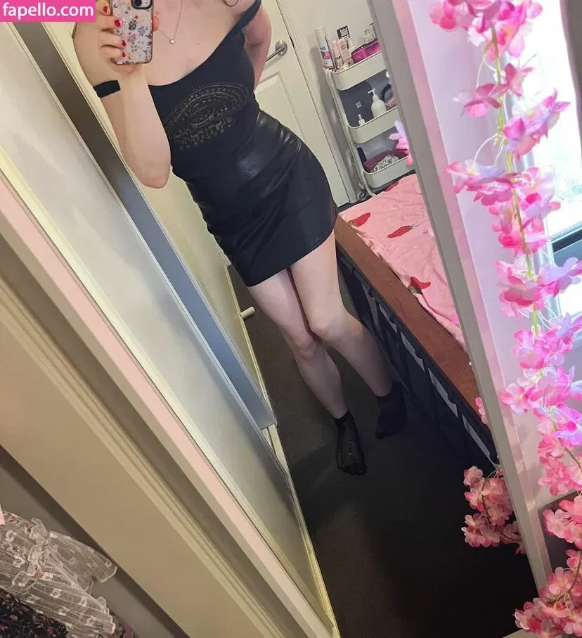 Rose Hathaway Onlyfans Photo Gallery 