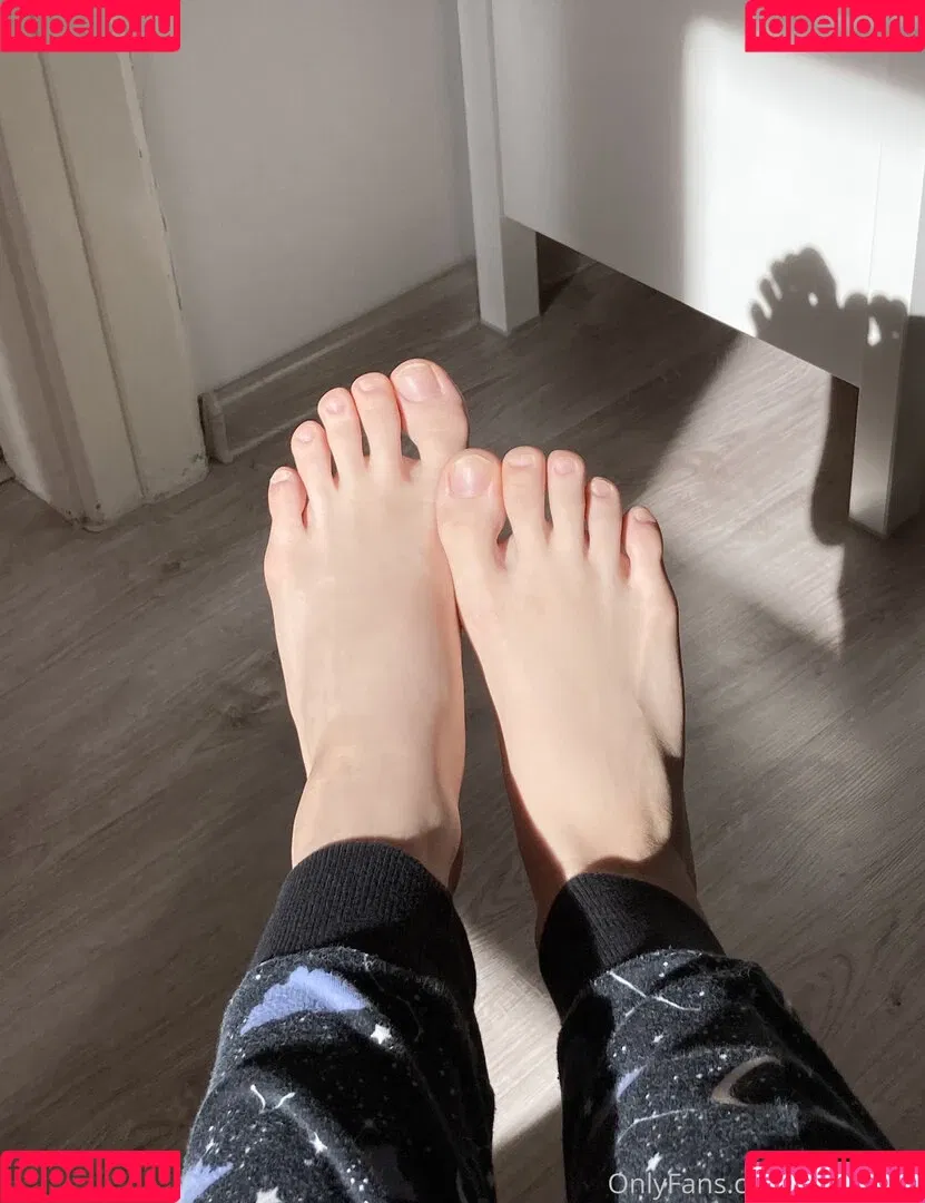 anye_feet Onlyfans Photo Gallery 
