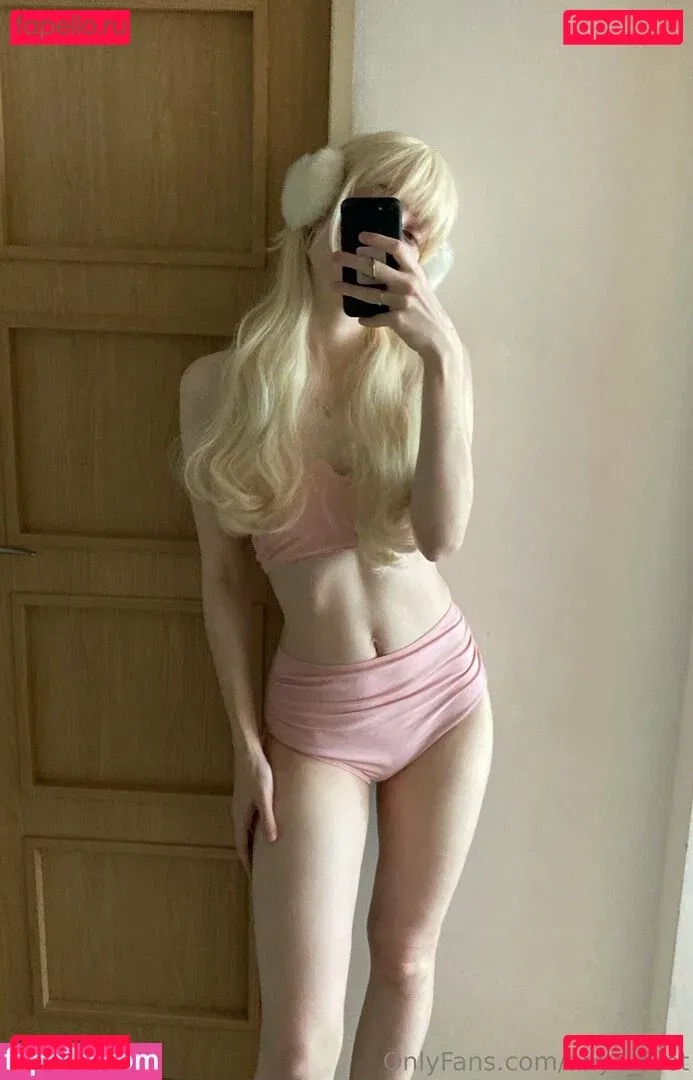 anye_feet Onlyfans Photo Gallery 