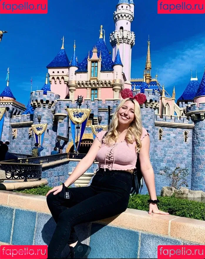 Abigail Cristea Onlyfans Photo Gallery 