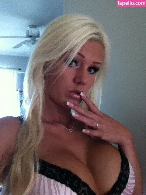 Nadja Boström from Sweden (Big enhanced tits) Onlyfans Photo Gallery 