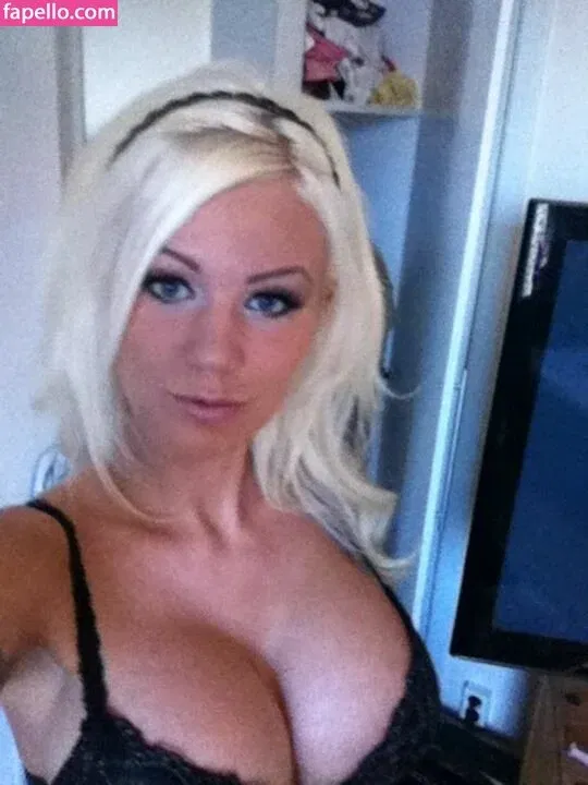 Nadja Boström from Sweden (Big enhanced tits) Onlyfans Photo Gallery 