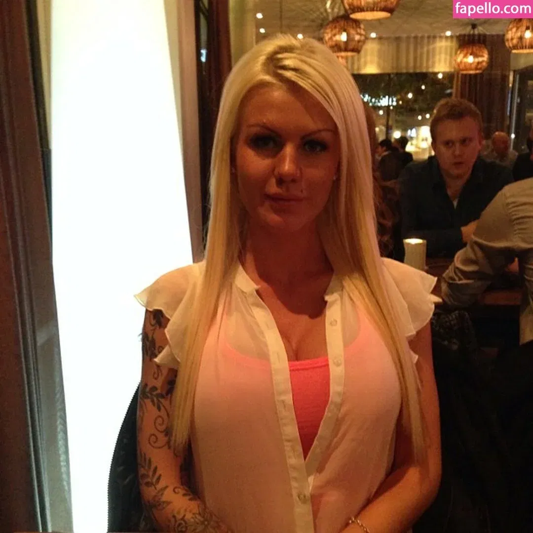 Nadja Boström from Sweden (Big enhanced tits) Onlyfans Photo Gallery 