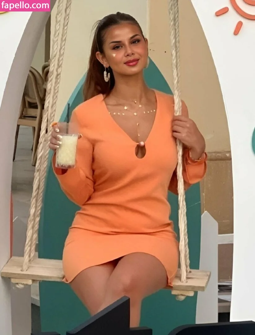 Menna Arafa Onlyfans Photo Gallery 