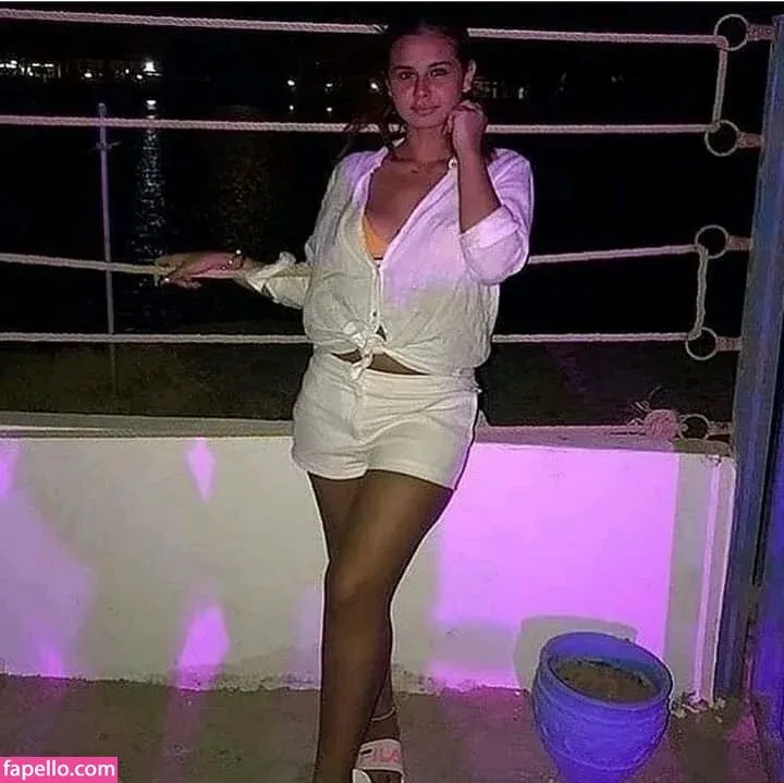 Menna Arafa Onlyfans Photo Gallery 