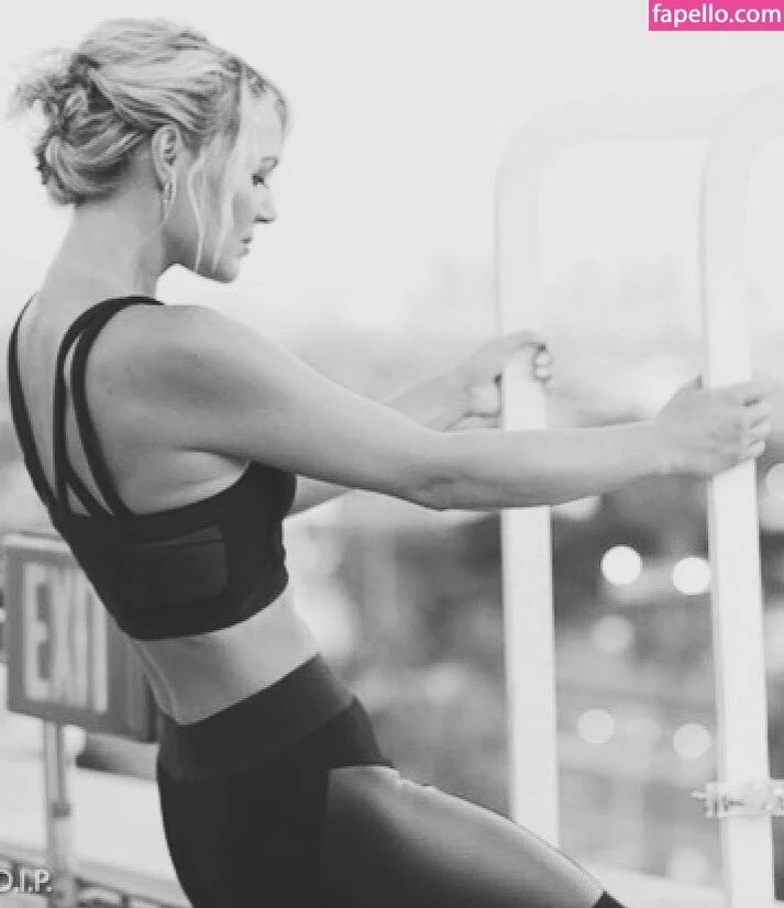 Isla Traquair Onlyfans Photo Gallery 