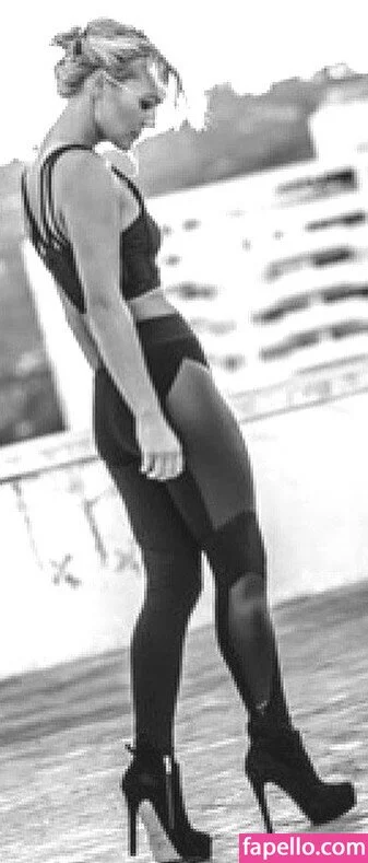 Isla Traquair Onlyfans Photo Gallery 