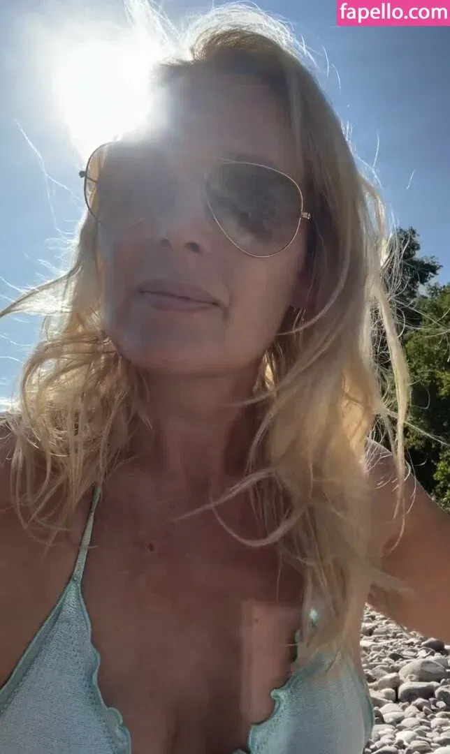 Isla Traquair Onlyfans Photo Gallery 