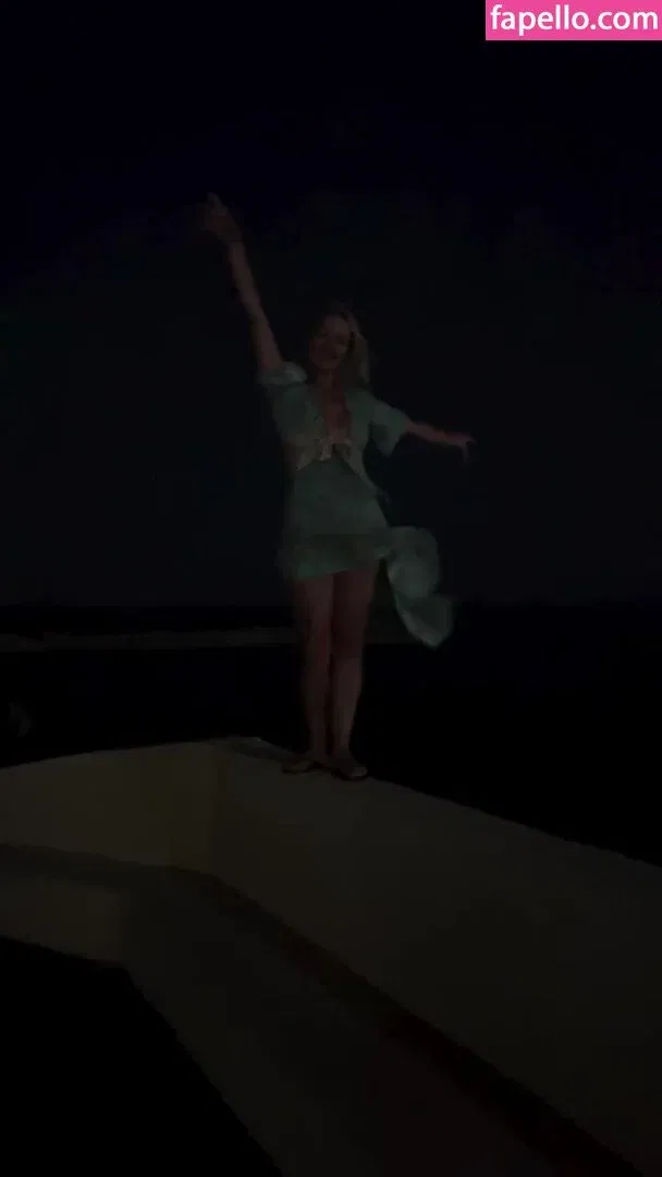 Isla Traquair Onlyfans Photo Gallery 