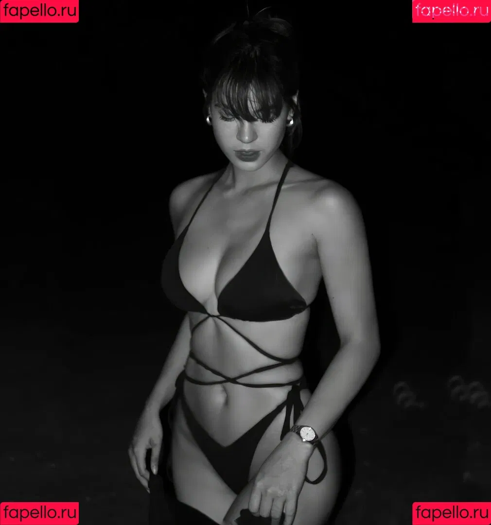 Criselda Alvarez Onlyfans Photo Gallery 