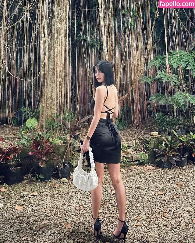 Criselda Alvarez Onlyfans Photo Gallery 