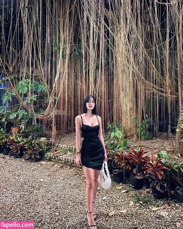 Criselda Alvarez Onlyfans Photo Gallery 