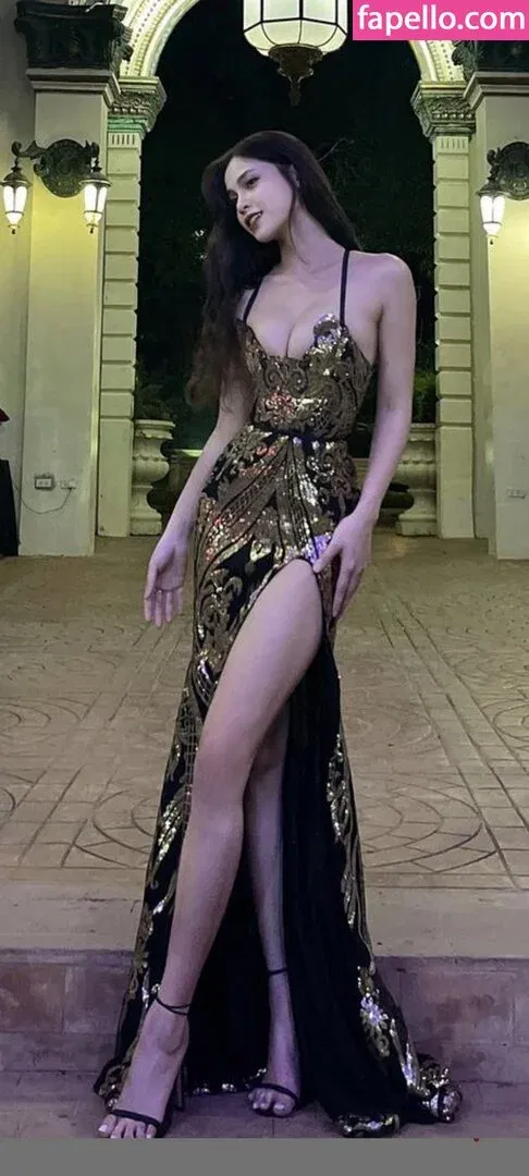 Criselda Alvarez Onlyfans Photo Gallery 