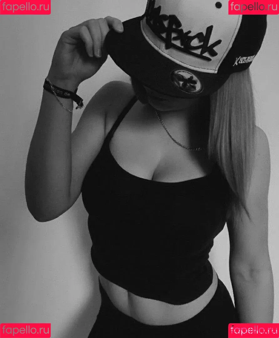 lea.srkrts Onlyfans Photo Gallery 