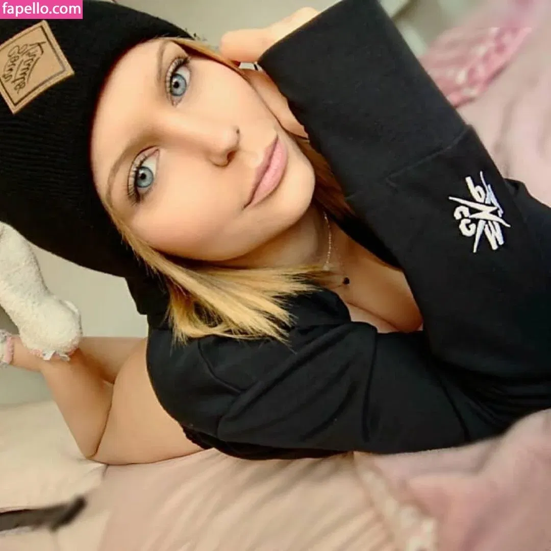 lea.srkrts Onlyfans Photo Gallery 