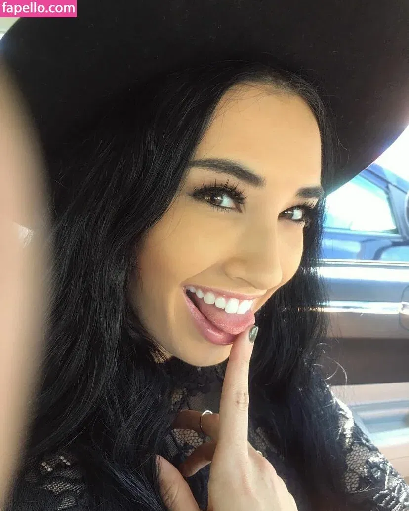 parisdylan550 Onlyfans Photo Gallery 