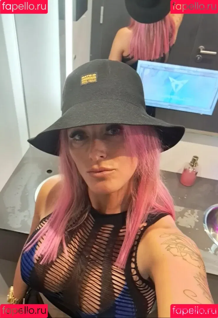 Tati_ink Onlyfans Photo Gallery 