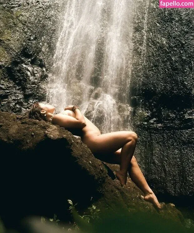 Leonie Buchegger Onlyfans Photo Gallery 