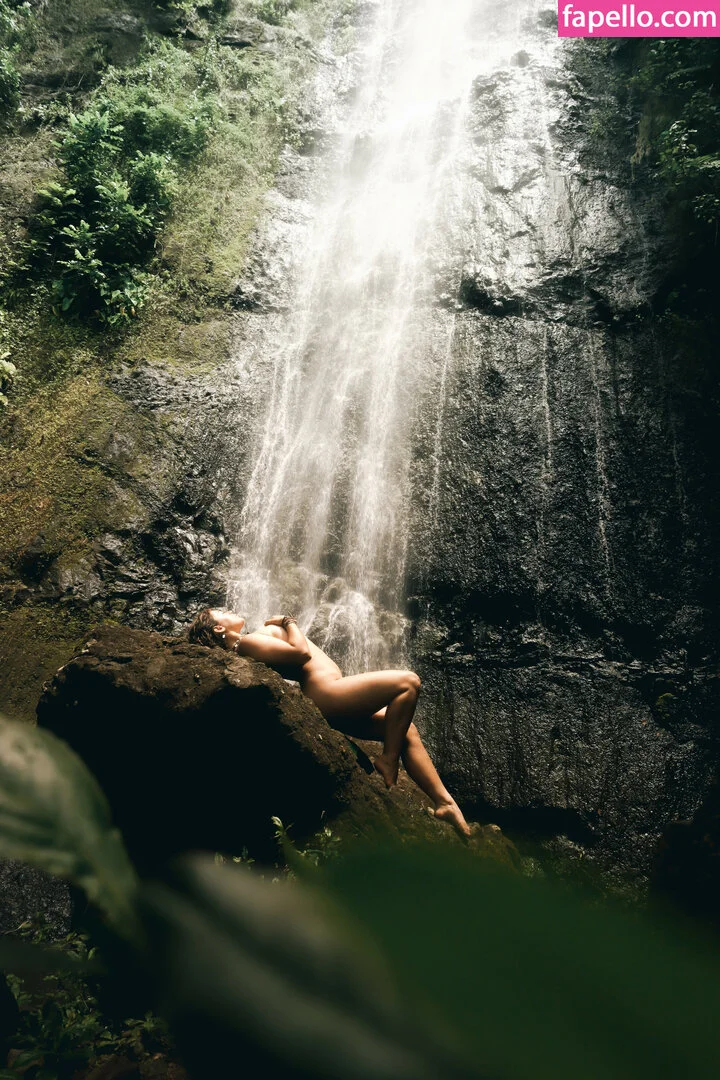 Leonie Buchegger Onlyfans Photo Gallery 