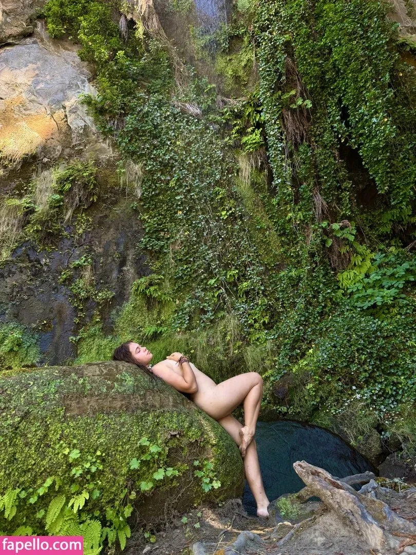 Leonie Buchegger Onlyfans Photo Gallery 