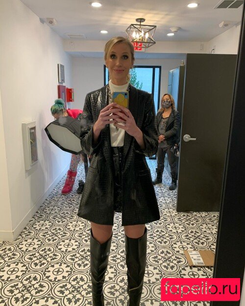 Maude Garrett Nude Onlyfans Photo 38