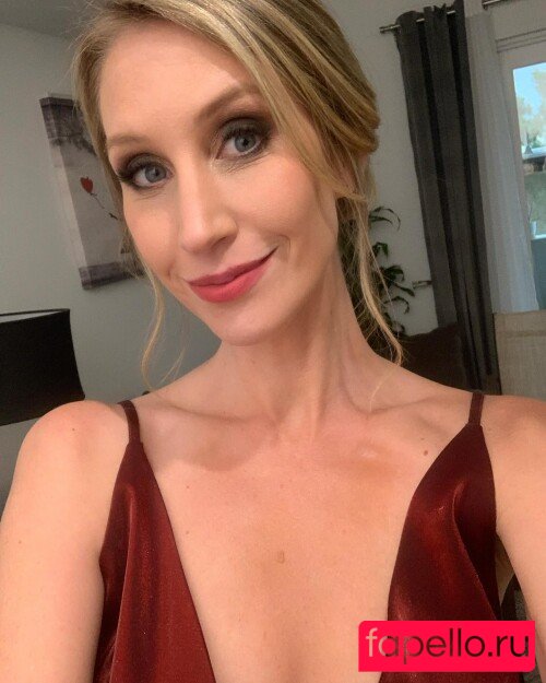 Maude Garrett Nude Onlyfans Photo 36