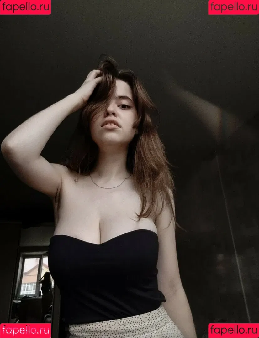 Daria Aref Onlyfans Photo Gallery 