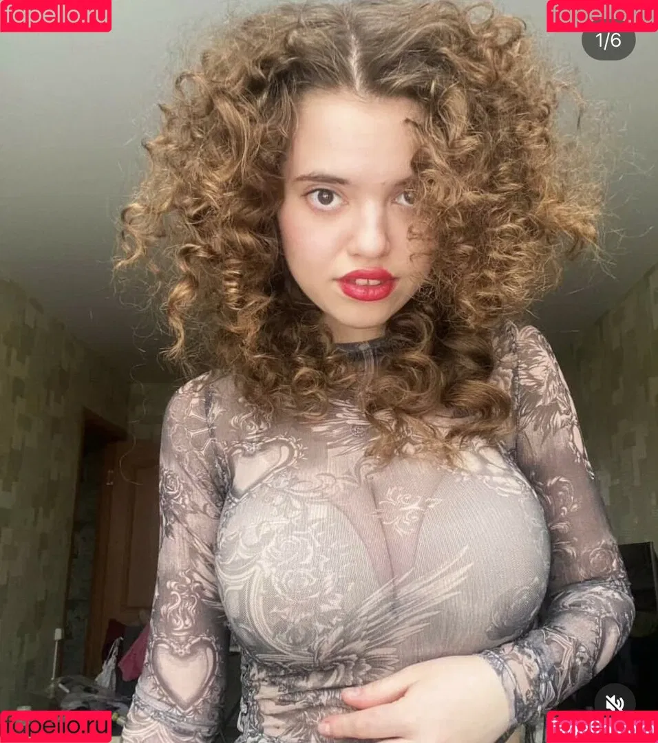 Daria Aref Onlyfans Photo Gallery 