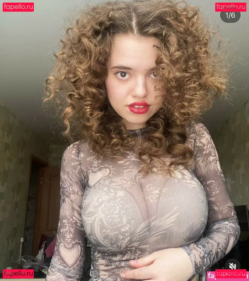 Daria Aref Onlyfans Photo Gallery 