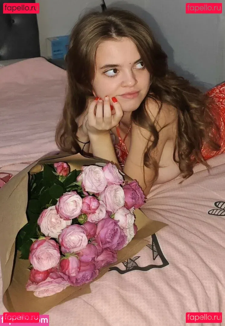 Daria Aref Onlyfans Photo Gallery 