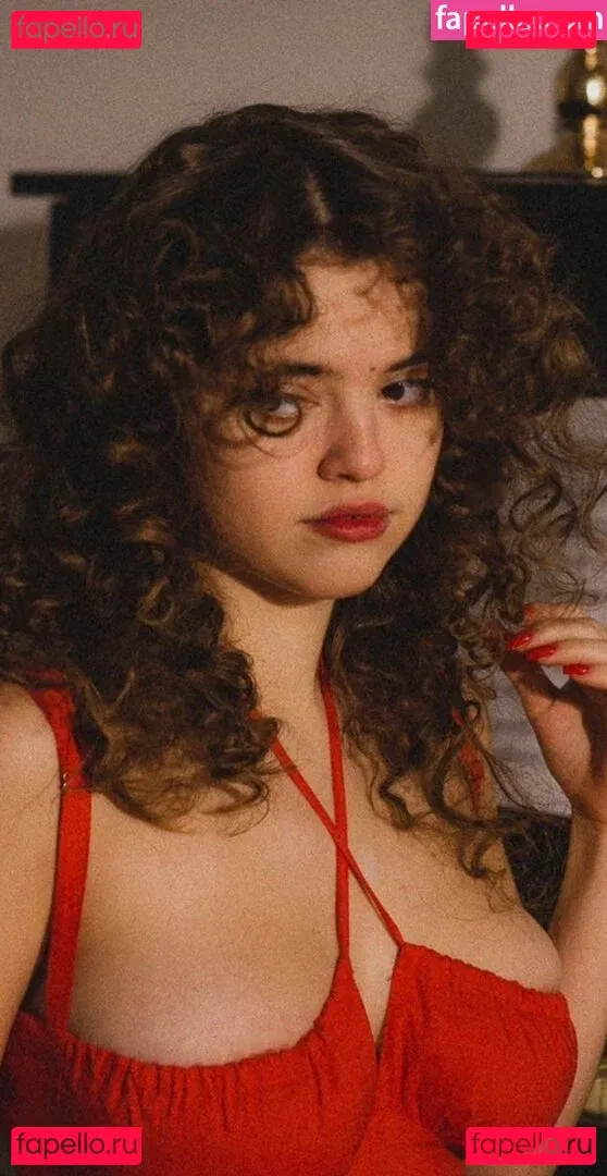 Daria Aref Onlyfans Photo Gallery 