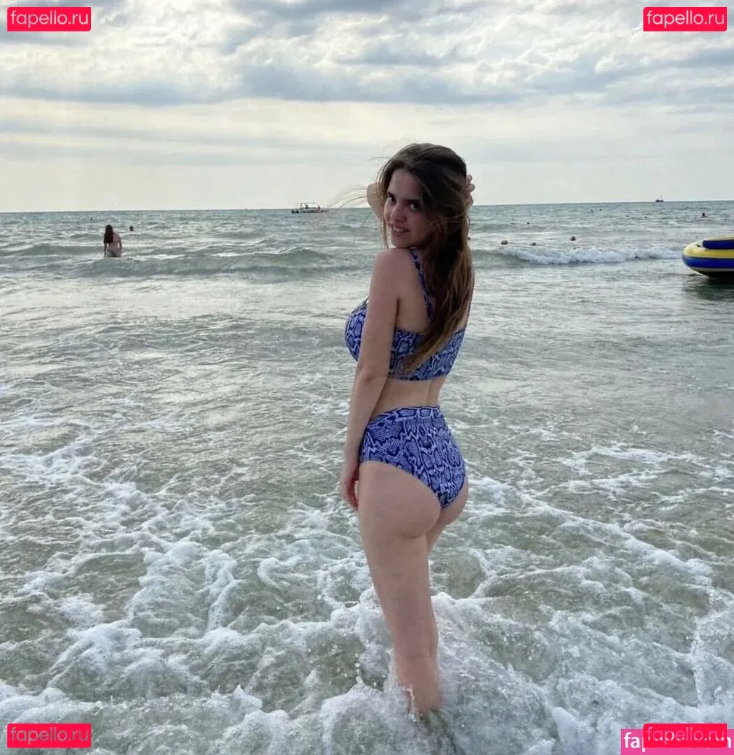 Daria Aref Onlyfans Photo Gallery 