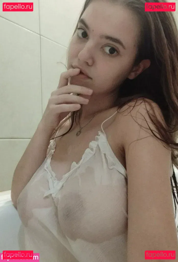 Daria Aref Onlyfans Photo Gallery 